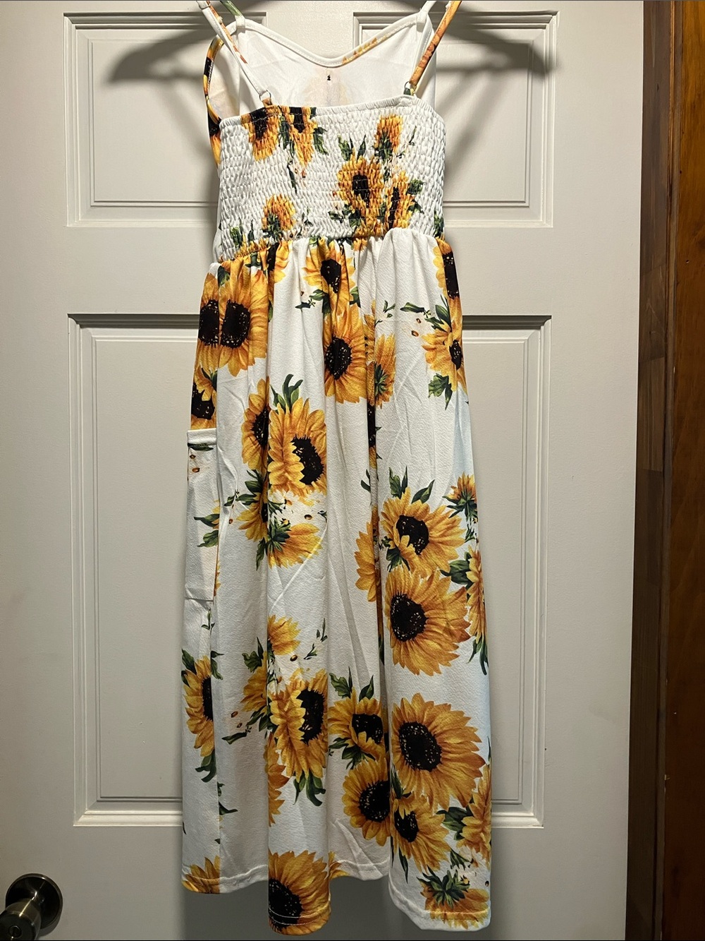 Sunflower Button-Front Sundress with Pockets - Picture 6 of 8
